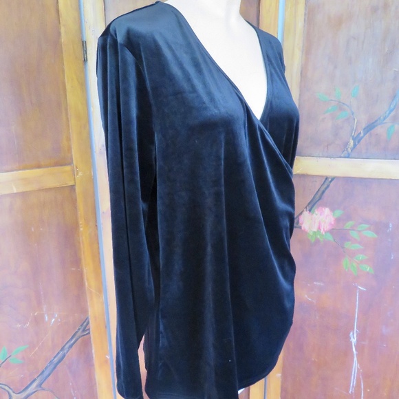 NWT Universal Standard Glory Velvet Cross Top Shirt Black M Medium 18 20 - Picture 9 of 14